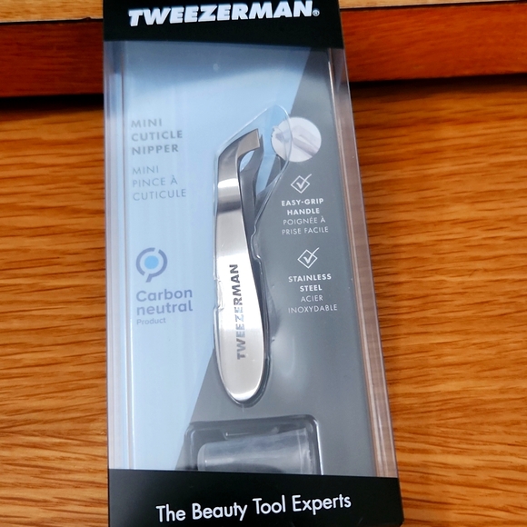 TWEEZERMAN stainless steel Mini Cuticle Nipper - Picture 1 of 1